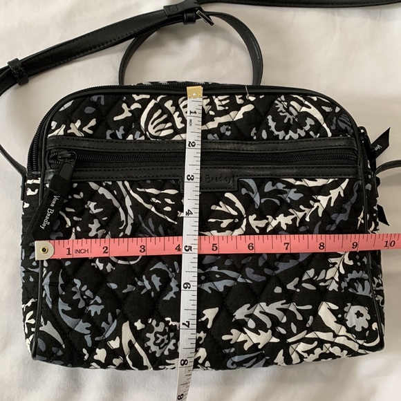 Vera Bradley trimmed CrossBody - Picture 6 of 8